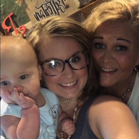 Meet your poshers ❤️ - Picture 4 of 4